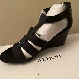 Alfani Woman’s Wedge Sandal - Size 6.5 - Black